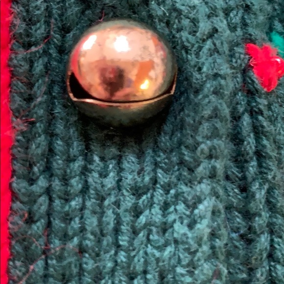 “Ugly” jingle bell Christmas sweater in all its glory! - Picture 2 of 7